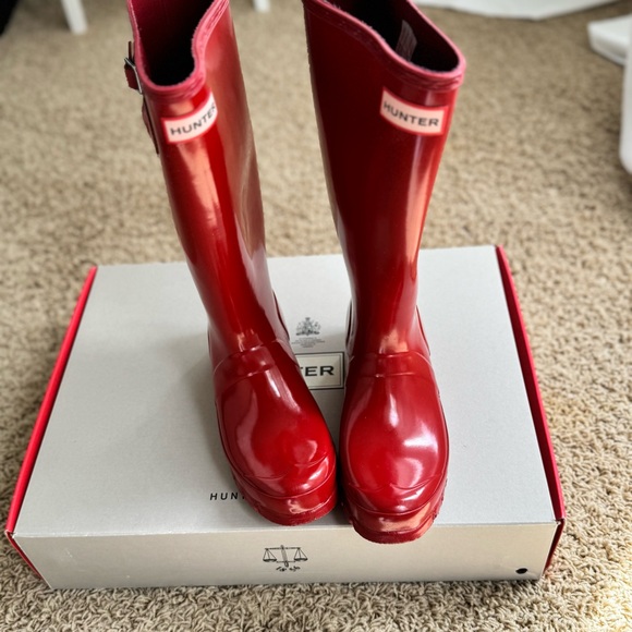 Original Hunter Kids Glossy Red Rain Boots - Picture 2 of 6